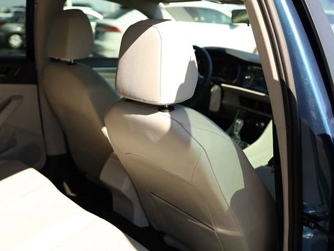 Used 2019 Volkswagen Jetta S image 36