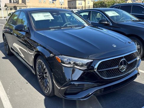 New 2026 Mercedes-Benz E 350 4MATIC Sedan image 2