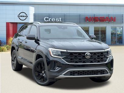 Used 2024 Volkswagen Atlas Cross Sport SE w/ Panoramic Sunroof Package