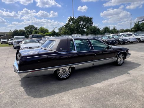 Used 1996 Cadillac Fleetwood Brougham image 25