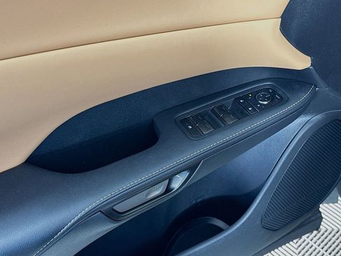 Used 2025 Lexus RX 350 Premium w/ Accessory Package (Z1) FWD image 18