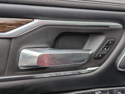 Used 2019 RAM 1500 Laramie AWD/4WD image 13
