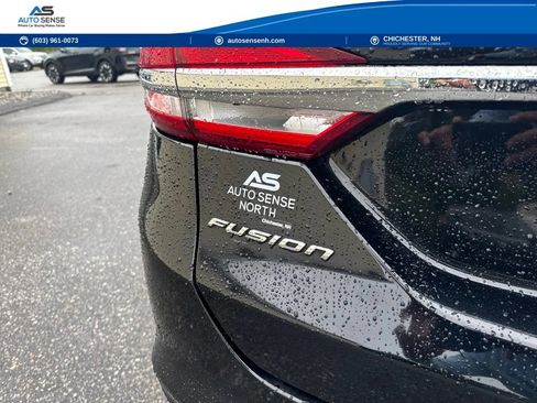 Used 2017 Ford Fusion SE w/ Fusion SE Technology Package AWD/4WD image 5