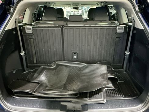 Used 2022 Toyota Highlander L image 35