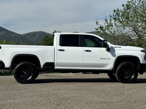 Certified 2025 Chevrolet Silverado 2500 ZR2 w/ Technology Package AWD/4WD image 3