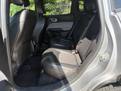 Used 2024 Jeep Compass Latitude AWD/4WD image 24