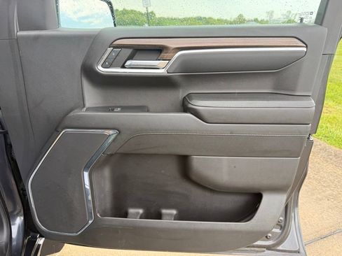 Used 2023 Chevrolet Silverado 1500 LT AWD/4WD image 19