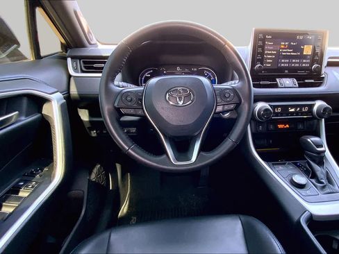 Used 2020 Toyota RAV4 XSE AWD/4WD image 6