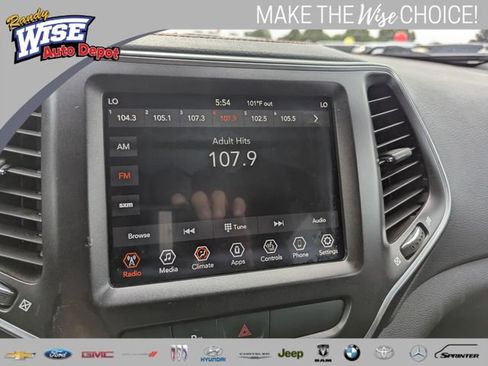 Used 2019 Jeep Cherokee Trailhawk w/ Comfort/Convenience Group AWD/4WD image 13