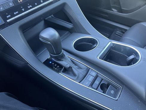Used 2019 Toyota Avalon Touring FWD image 23