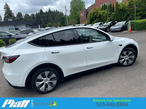 Used 2023 Tesla Model Y Long Range AWD/4WD image 15