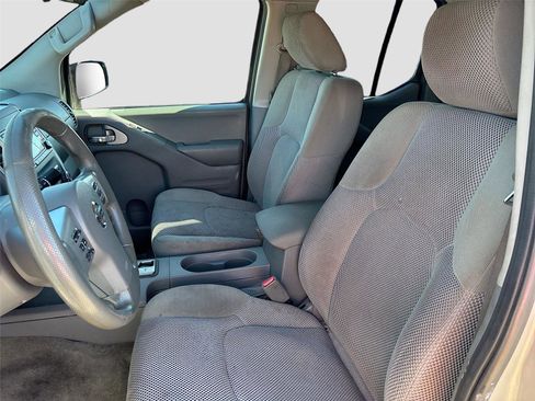 Used 2017 Nissan Frontier SV image 19