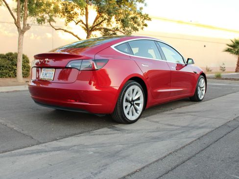 Used 2018 Tesla Model 3 Long Range image 9