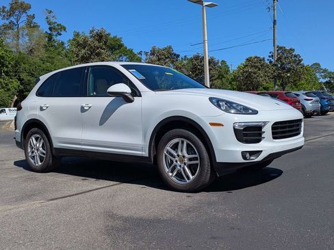 Used 2018 Porsche Cayenne image 2