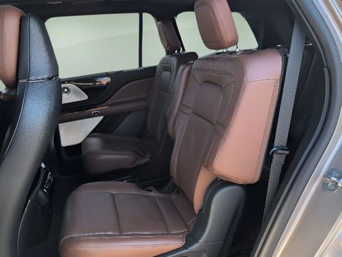 Used 2021 Lincoln Aviator Reserve w/ Equipment Group 202A AWD/4WD image 18