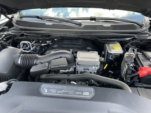 Used 2022 Jeep Wagoneer Series III AWD/4WD image 42
