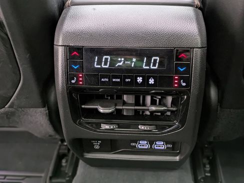 Used 2023 Jeep Grand Cherokee Summit w/ Luxury Tech Group V AWD/4WD image 20