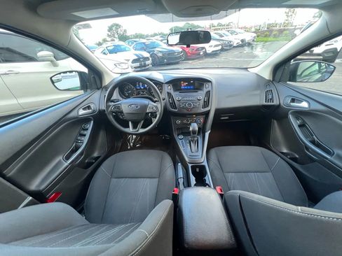 Used 2017 Ford Focus SE image 32