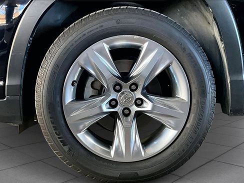 Used 2017 Toyota Highlander Limited image 10