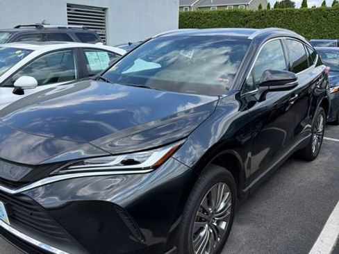 Used 2024 Toyota Venza XLE AWD/4WD image 1