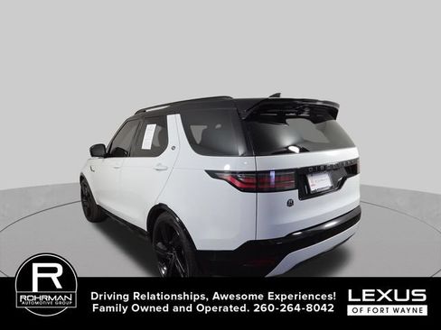 Used 2024 Land Rover Discovery Dynamic SE AWD/4WD image 9