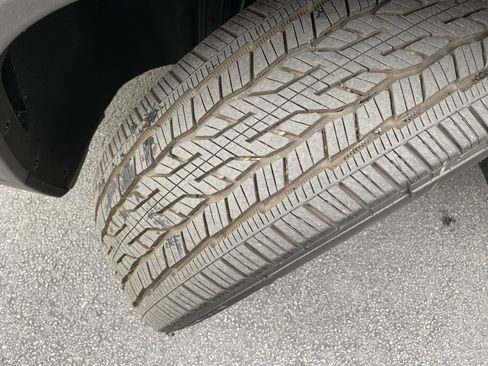 Used 2026 Chevrolet Traverse LT FWD image 12