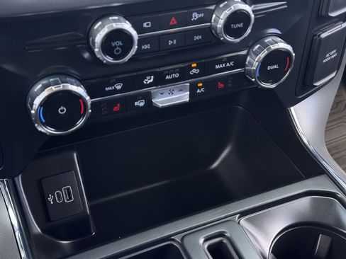 Used 2025 Ford F150 XLT w/ Equipment Group 302A MID image 22