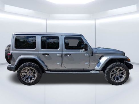 Used 2019 Jeep Wrangler Unlimited Sahara AWD/4WD image 3