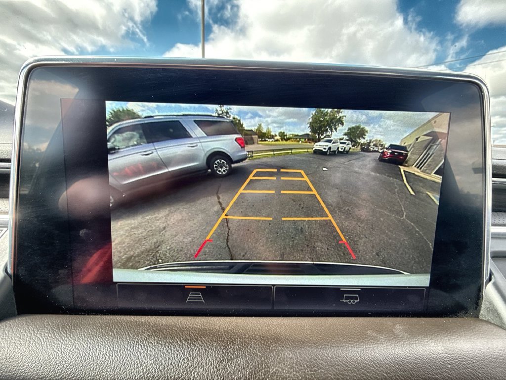 Used 2024 GMC Yukon SLT RWD image 20
