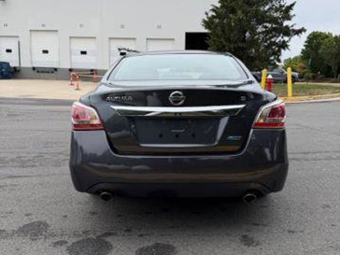 Used 2013 Nissan Altima 2.5 S FWD image 5