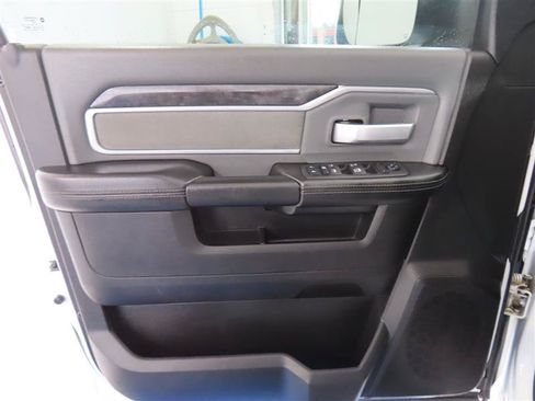 Used 2022 RAM 2500 Big Horn AWD/4WD image 15