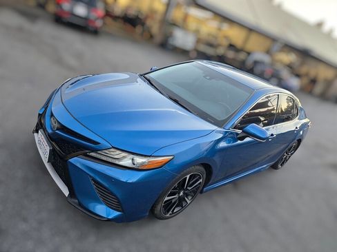 Used 2018 Toyota Camry XSE FWD image 2
