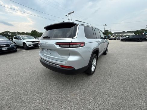 Certified 2025 Jeep Grand Cherokee L Laredo w/ Luxury Tech Group I AWD/4WD image 5