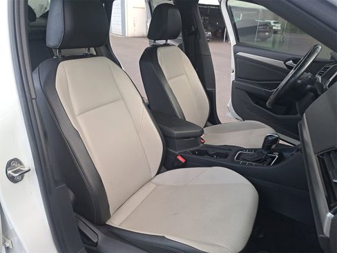 Used 2020 Volkswagen Jetta R-Line w/ R-Line Cold Weather Package image 10