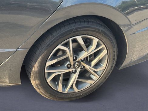 Used 2022 Hyundai Sonata SEL w/ Preferred Accessory Package FWD image 5