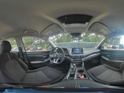 Used 2025 Nissan Sentra SV FWD image 40