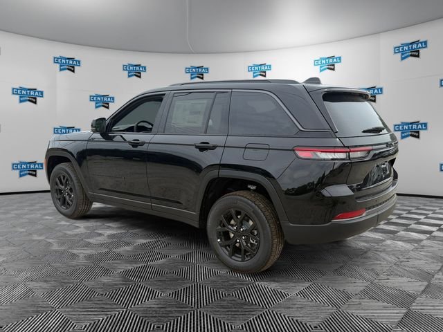 New 2026 Jeep Grand Cherokee Altitude AWD/4WD image 3