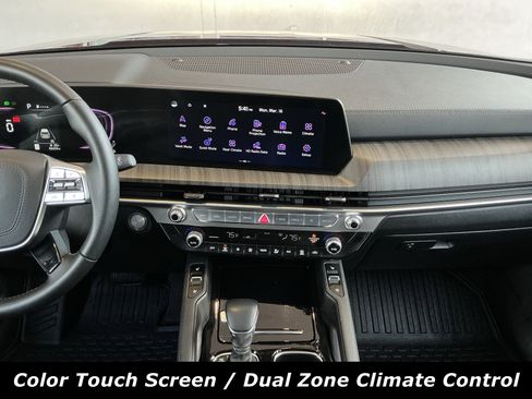 Used 2024 Kia Telluride EX w/ EX Captain's Chair Package image 9