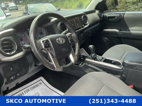 Used 2022 Toyota Tacoma SR5 w/ Technology Package RWD image 20