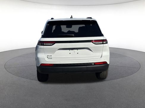 New 2025 Jeep Grand Cherokee 4WD image 4