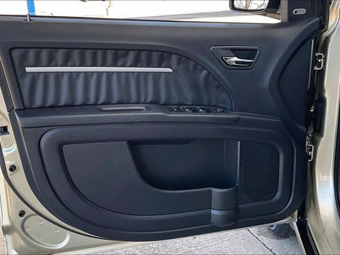 Used 2010 Dodge Journey SXT w/ Navigation & Sound Group I image 21