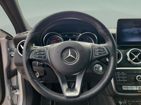 Certified 2019 Mercedes-Benz GLA 250 4MATIC image 24