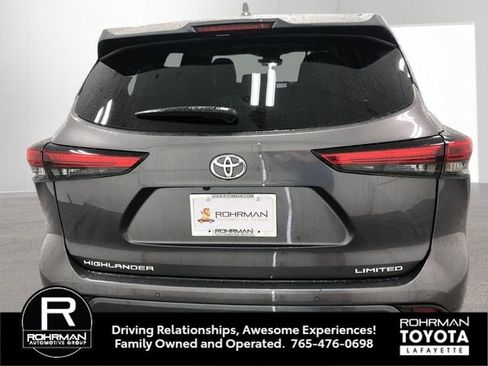 Used 2023 Toyota Highlander Limited image 5