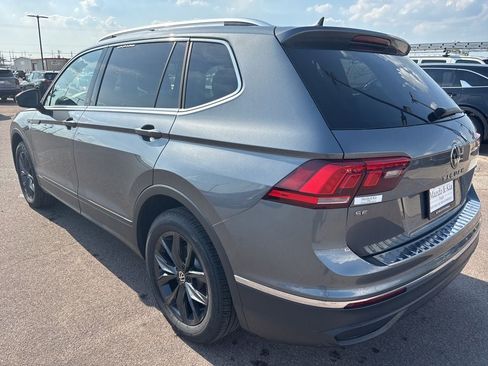 Used 2024 Volkswagen Tiguan SE w/ Panoramic Sunroof Package AWD/4WD image 7