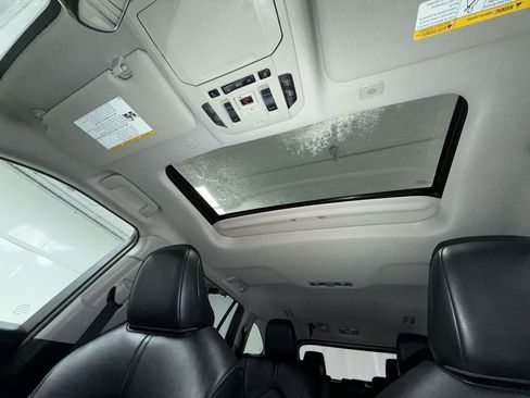 Used 2023 Toyota Highlander XLE image 25