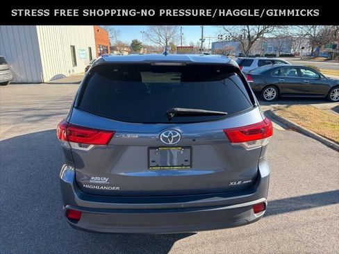 Used 2019 Toyota Highlander XLE image 4