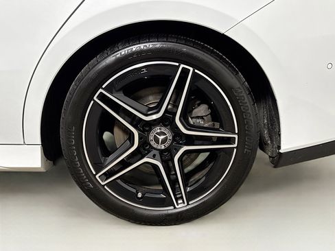 Used 2021 Mercedes-Benz CLA 250 4MATIC image 30