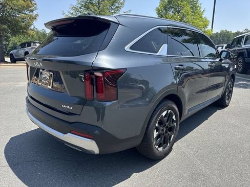 Used 2024 Kia Sorento S FWD image 13