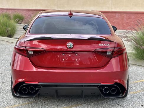 Used 2018 Alfa Romeo Giulia Quadrifoglio w/ Driver Assist Dynamic Package image 6
