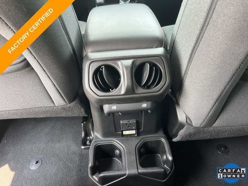 Used 2026 Jeep Wrangler Unlimited Sahara AWD/4WD image 17